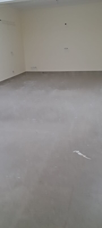 Room in  Office Space at Ip Extension – for Rent