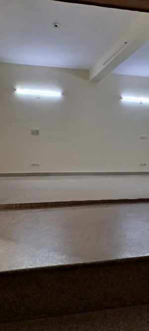 Room in  Office Space at Ip Extension – for Rent