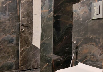 Bathroom in 2 BHK Builder Floor at M3M Atrium, Sector 57 – for Rent