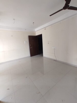 Room in 2 BHK Apartment at Vihang Valley Rio, Kasarvadavali – for Rent