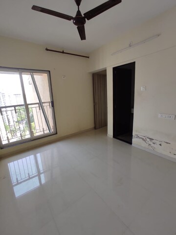 Room in 2 BHK Apartment at Vihang Valley Rio, Kasarvadavali – for Rent