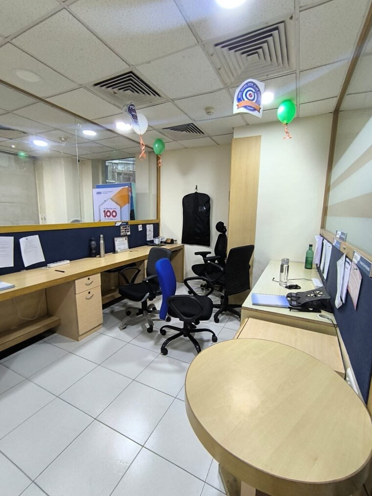 Team Area, town-centre Commercial Office Space 2200 Sq.Ft. In Andheri East Mumbai 9361509