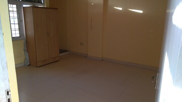 Room in 3 BHK Apartment at Faizabad Road – for Rent