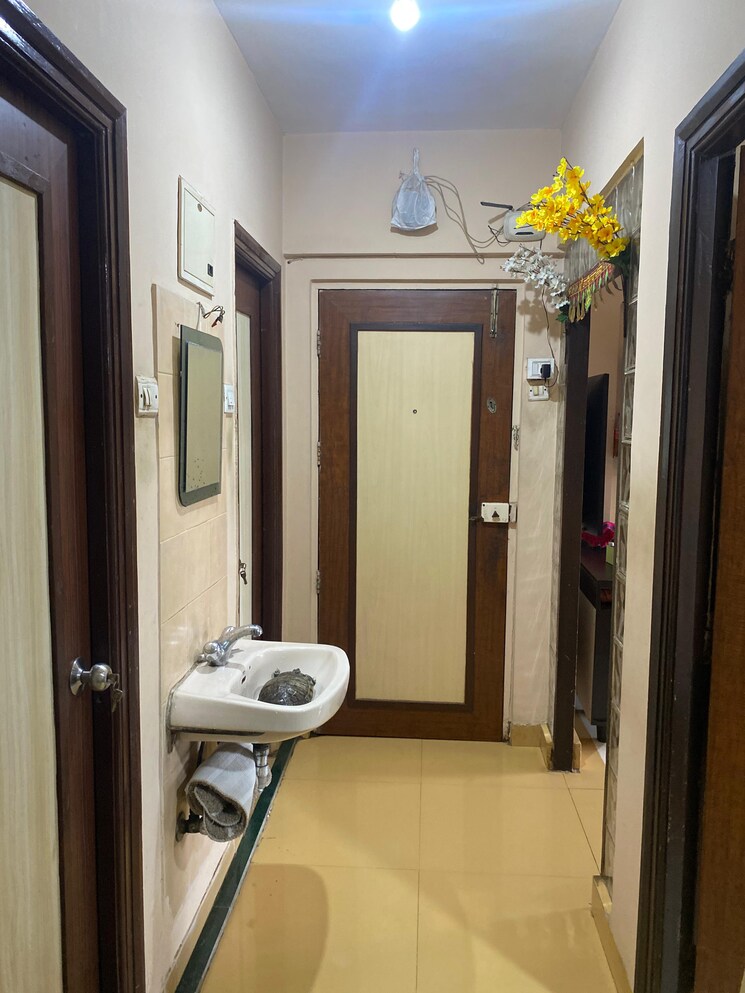 Bathroom, ahuja-sea-crown 1 Bedroom 644 Sq.Ft. Apartment In Kandivali West Mumbai 9361505