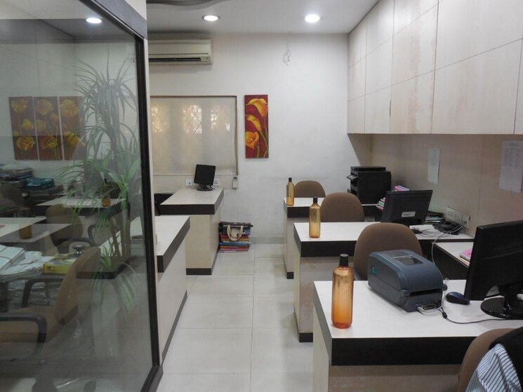 Team Area, tollygunge Commercial Office Space 1020 Sq.Ft. In Tollygunge Kolkata 9361529