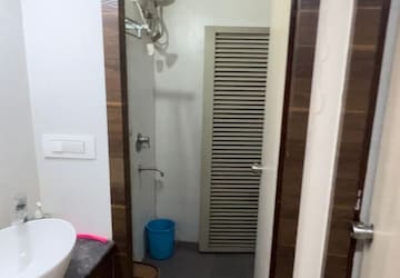 Bathroom in 1 BHK Apartment at Dombivli East – for Rent