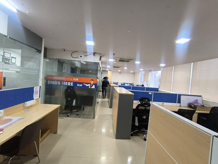 Team Area, crescent-business-square Commercial Office Space 3300 Sq.Ft. In Asalpha Mumbai 9361585