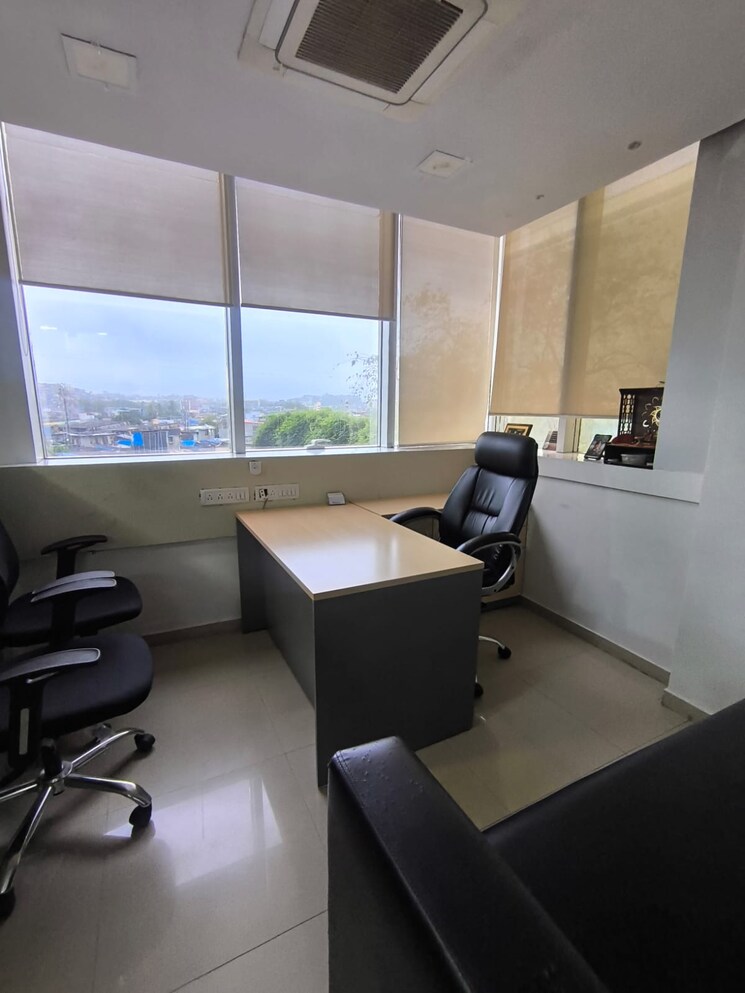 Team Area, crescent-business-square Commercial Office Space 3300 Sq.Ft. In Asalpha Mumbai 9361585