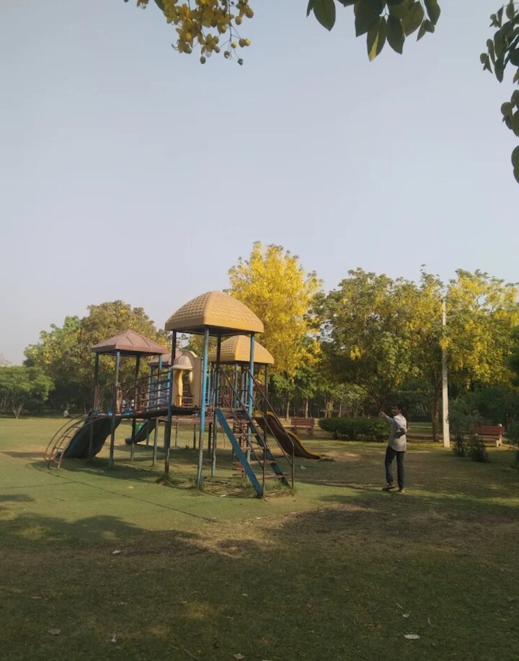 Garden, emaar-business-district-114 Commercial Office Space in IT/SEZ 154 Sq.Yd. In Sector 114 Gurgaon 9361598