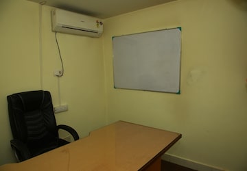 Room in  Office Space at Park Street – for Rent