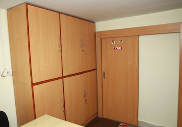 Room in  Office Space at Park Street – for Rent