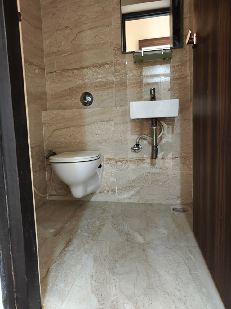 Bathroom, thane west 2 Bedroom 856 Sq.Ft. Apartment In Thane West Thane 9361735