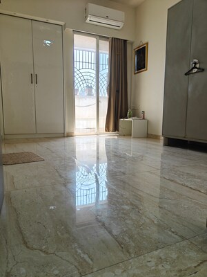 Room in 2 BHK Apartment at Thane West – for Sale