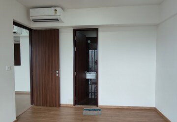 1 BHK Apartment For Sale in Indiabulls One Indiabulls, Pokhran Road No Two