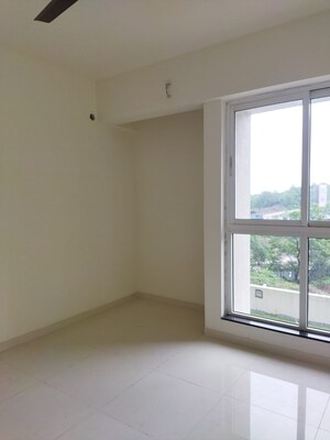 2 BHK Apartment For Rent in Godrej Emerald, Ghodbunder Road