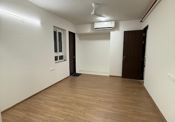 Room in 2 BHK Apartment at Indiabulls One Indiabulls, Pokhran Road No Two – for Rent
