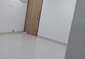1 BHK Apartment For Rent in UK Iridium, Kandivali East