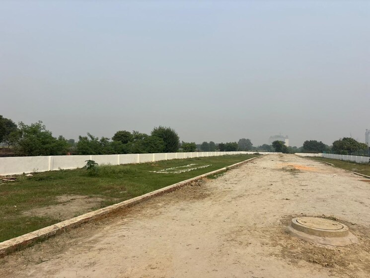 undefined, sector 27 yamuna expressway  268 Sq.Yd. Plot In Sector 27 Yamuna Expressway Greater Noida 9361761