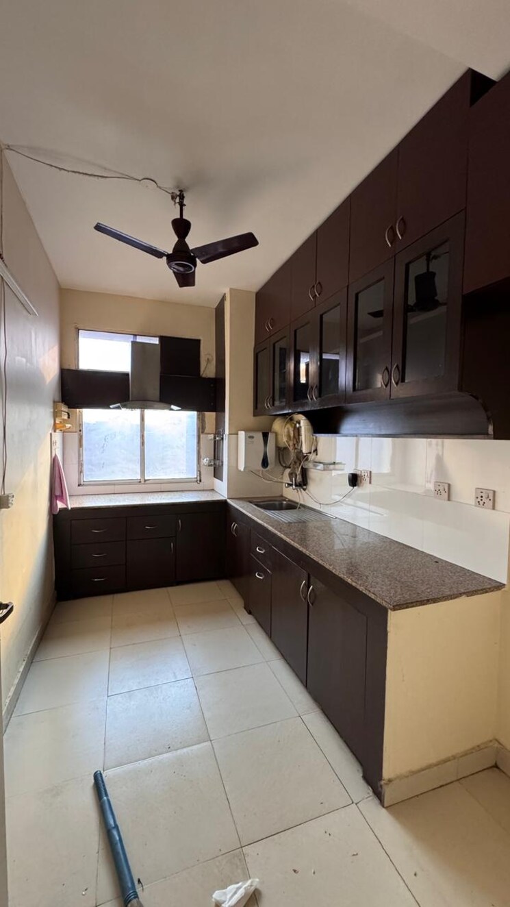 Kitchen, ansal-sushant-lok-i 3 Bedroom 300 Sq.Yd. Builder Floor In Sector 43 Gurgaon 9361773