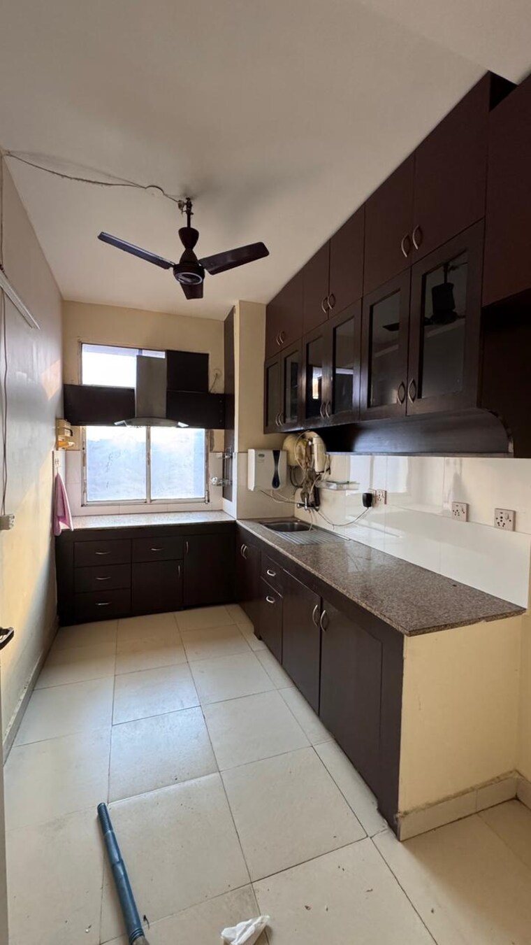 Kitchen, ansal-sushant-lok-i 3 Bedroom 300 Sq.Yd. Builder Floor In Sector 43 Gurgaon 9361773