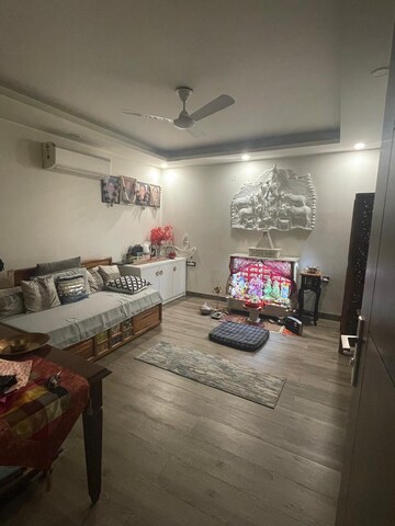 Parking in 3 BHK Builder Floor at Ansal Sushant Lok I, Sector 43 – for Rent