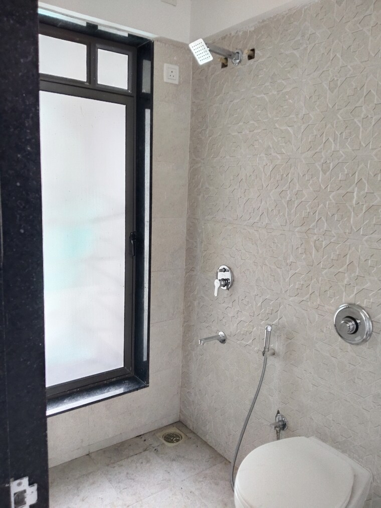 Bathroom, uk-iridium 2 Bedroom 544 Sq.Ft. Apartment In Kandivali East Mumbai 9361850