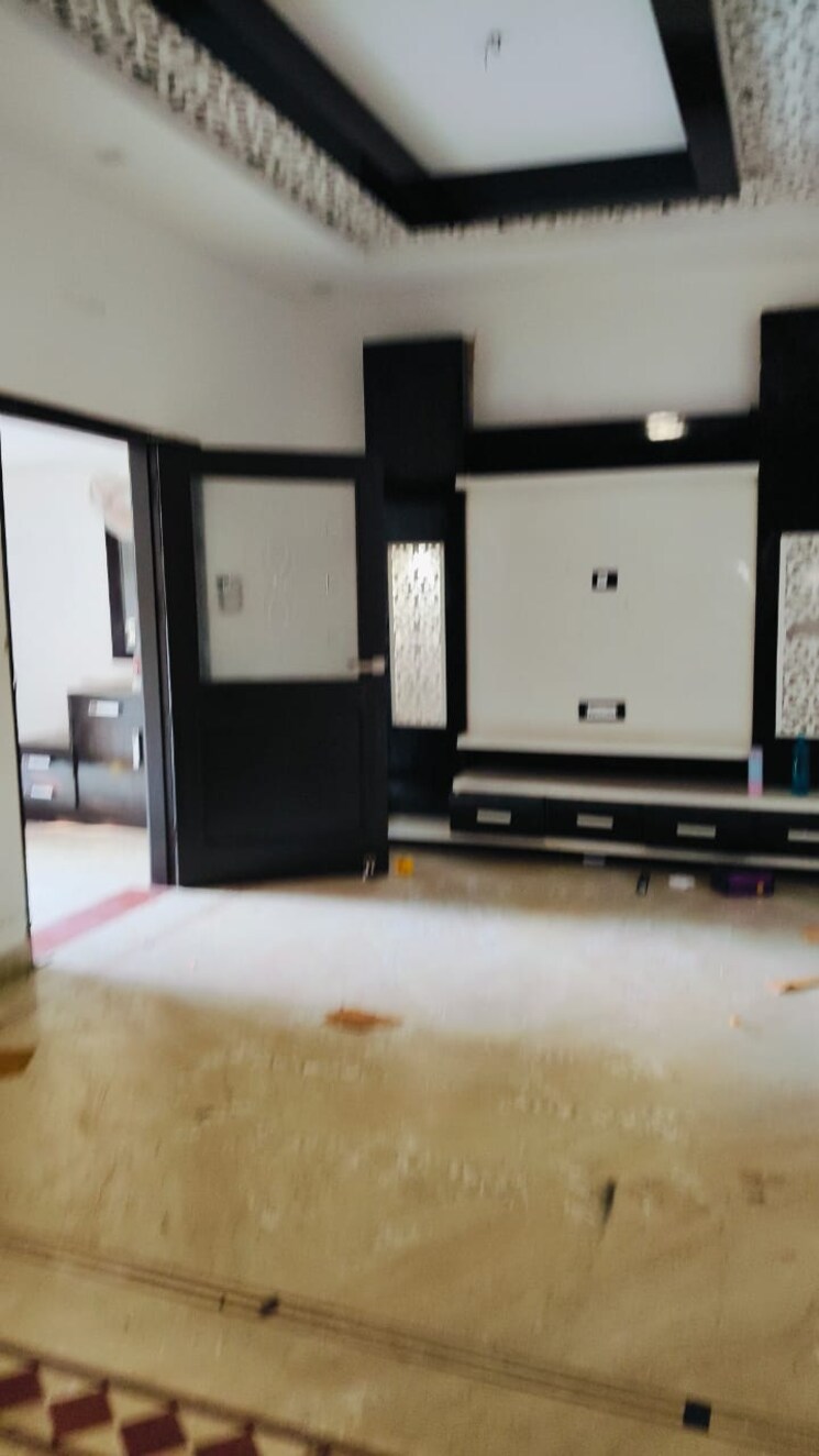 undefined, sector 15 3 Bedroom 3150 Sq.Ft. Independent House In Sector 15 Faridabad 9361937