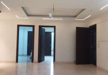 Building Lobby in 3 BHK Builder Floor at Sector 16 – for Rent