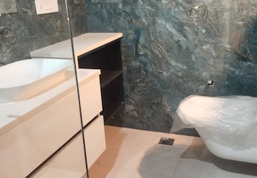 Master Bedroom in 3 BHK Builder Floor at Sector 16 – for Rent