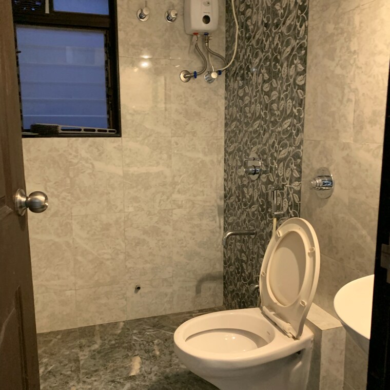 Bathroom, shimpoli 2 Bedroom 616 Sq.Ft. Apartment In Shimpoli Mumbai 9361944