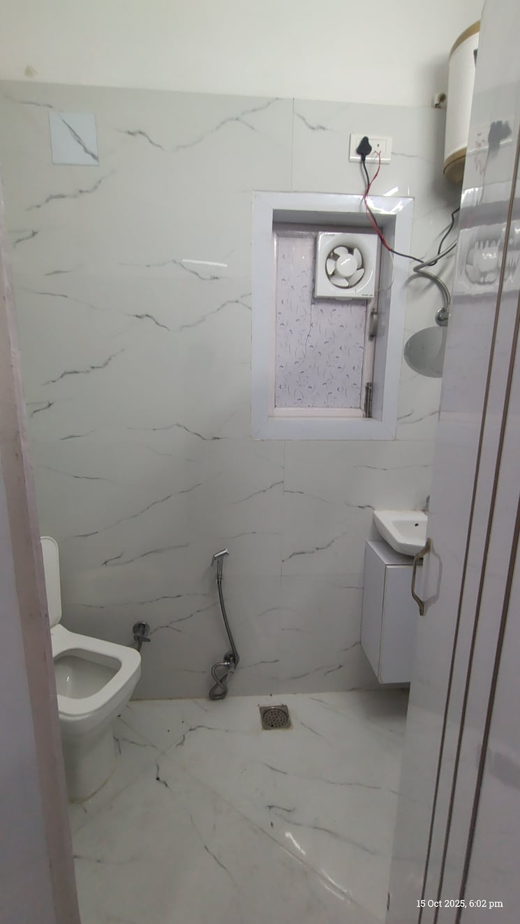 Bathroom, raheja-atlantis 1 RK 220 Sq.Ft. Apartment In Sector 31 Gurgaon 9361952