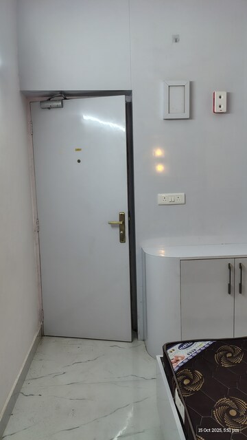 Room in 1 RK Apartment at Raheja Atlantis, Sector 31 – for Rent