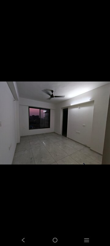 Room in 3 BHK Apartment at Kavisha The Canvas, Wapa – for Rent