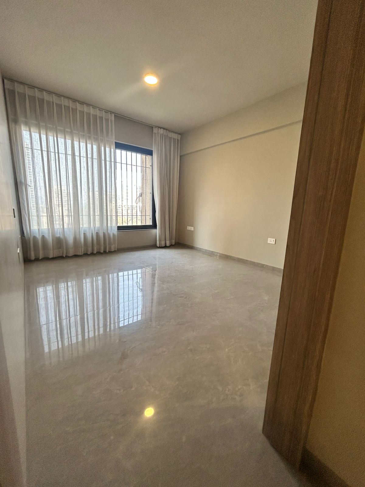 3.5 BHK + Extra Room Apartment For Sale in Park