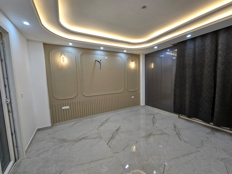 Room, sainik colony 3 Bedroom 2250 Sq.Ft. Builder Floor In Sainik Colony Faridabad 9361955