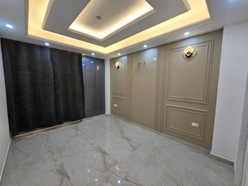 Room in 3 BHK Builder Floor at Sainik Colony – for Sale