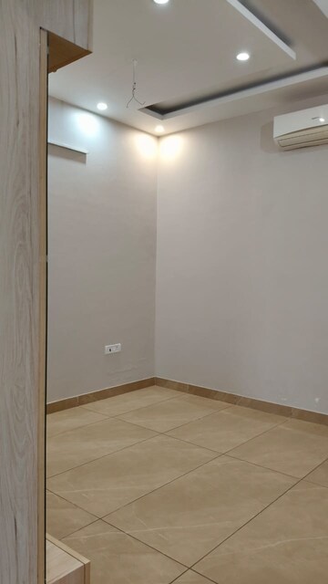 Room in 2 BHK Independent House at Sector 14 – for Rent