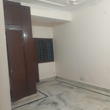 Room in 3 BHK Apartment at Vasant Kunj – for Rent