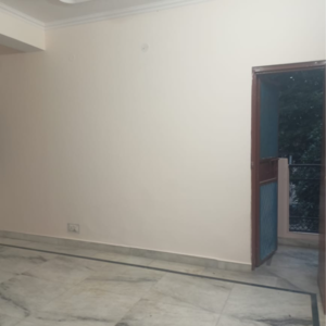 Room in 3 BHK Apartment at Vasant Kunj – for Rent