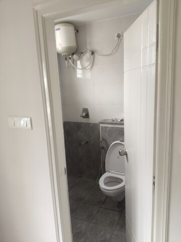 Bathroom in 2 BHK Apartment at Krishna Residency Kadubeesanahalli, Kadubeesanahalli – for Rent