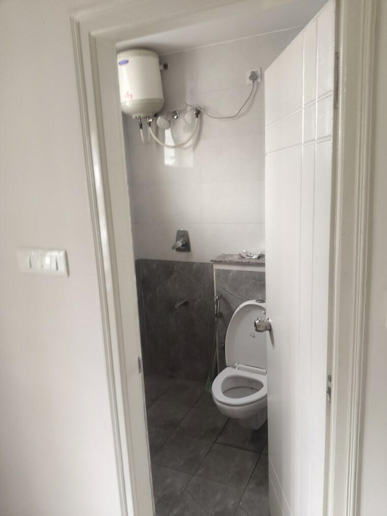 Bathroom, krishna-residency-kadubeesanahalli 2 Bedroom 900 Sq.Ft. Apartment In Kadubeesanahalli Bangalore 9361984