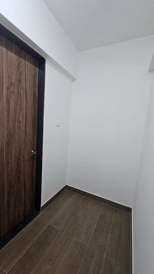 Room in 3 BHK Apartment at D And T Mountain View CHS, Senapati Bapat Road – for Rent