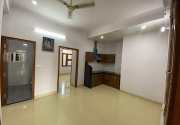 Living Room in 3 BHK Builder Floor at Mansarovar Extension – for Rent
