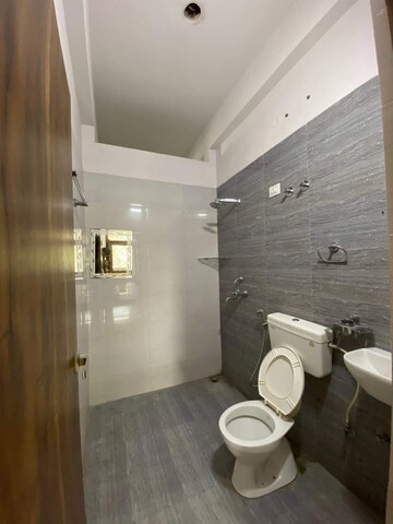 Bathroom in 3 BHK Builder Floor at Mansarovar Extension – for Rent