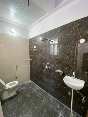 Attached Bathroom in 3 BHK Builder Floor at Mansarovar Extension – for Rent