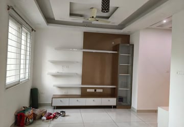 Room in 2 BHK Apartment at Prestige Lakeside Habitat, Varthur – for Rent