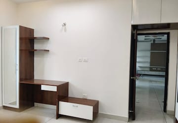 Room in 2 BHK Apartment at Prestige Lakeside Habitat, Varthur – for Rent
