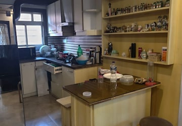 Team Area in 3 BHK Builder Floor at Rash Behari Avenue – for Rent