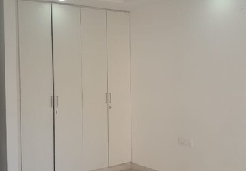 Room in 4 BHK Builder Floor at Eros Rosewood City, Sector 49 – for Rent