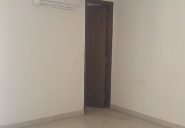 Room in 4 BHK Builder Floor at Eros Rosewood City, Sector 49 – for Rent